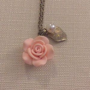 (10/$20) Long chain rose fashion necklace 🌹